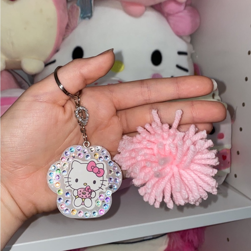 Handmade Hello kitty cat paw bling keychain